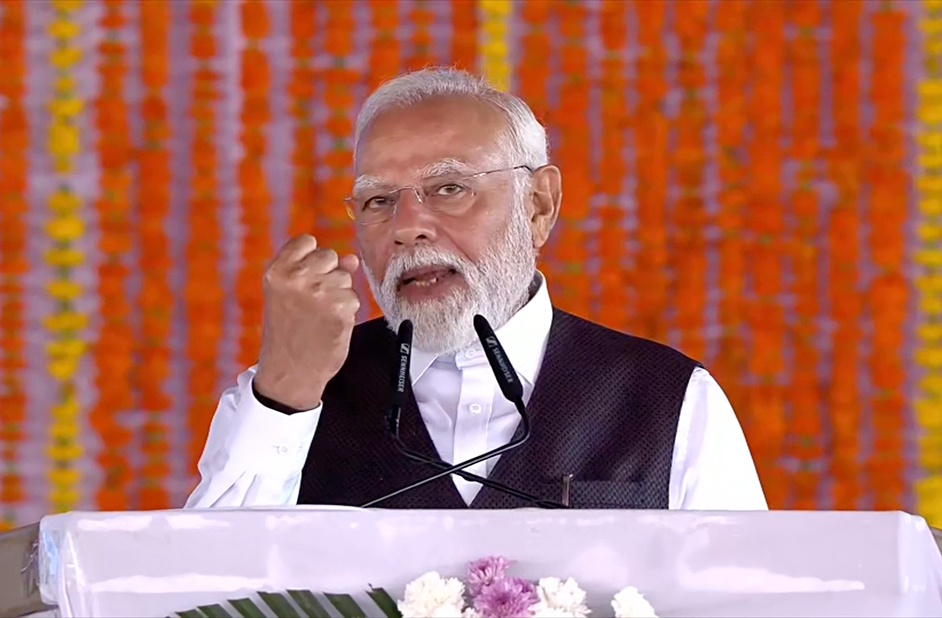 Pakistan attacks humanity and Kashmiriyyat: Modi.